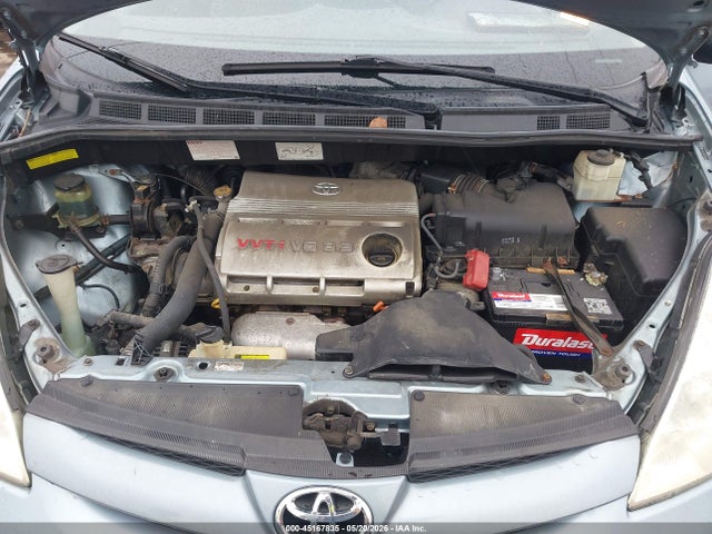 Toyota Sienna Ce