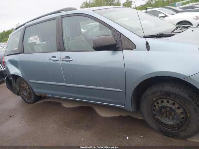 Toyota Sienna Ce