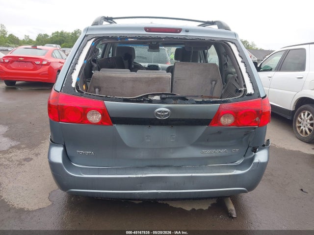 Toyota Sienna Ce