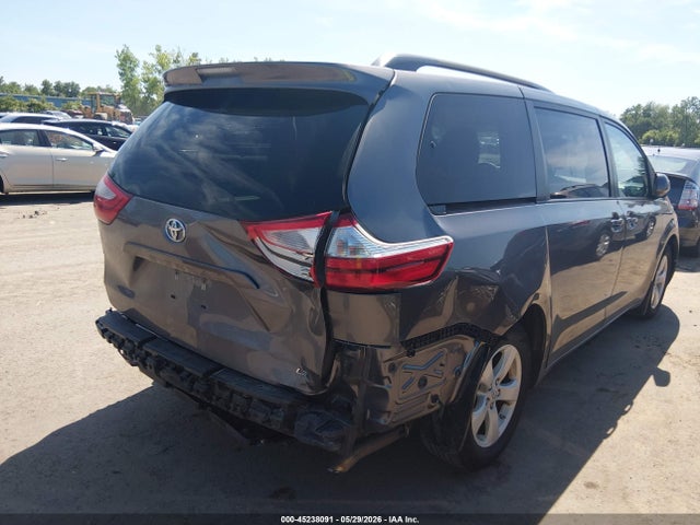 Toyota Sienna Le 8 Passenger