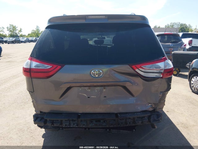 Toyota Sienna Le 8 Passenger