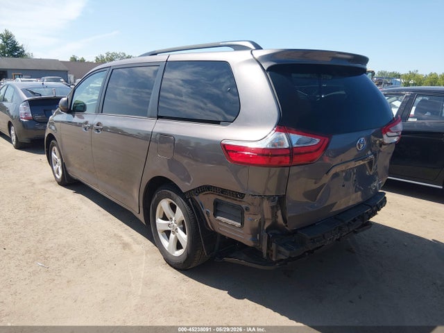 Toyota Sienna Le 8 Passenger