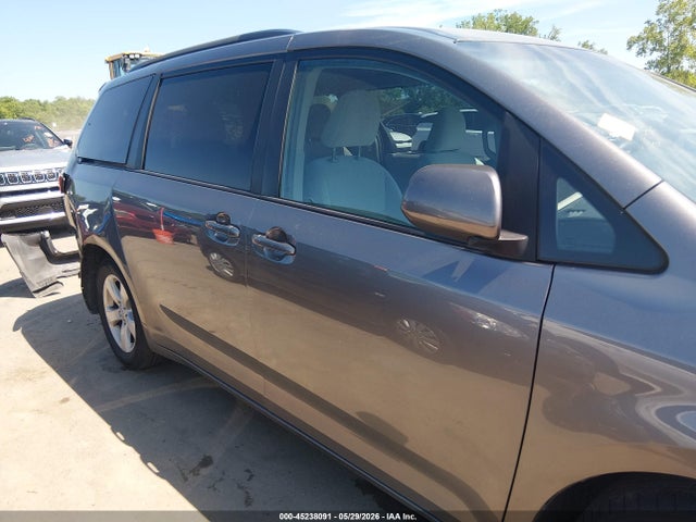 Toyota Sienna Le 8 Passenger
