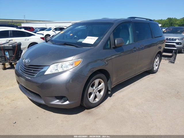 Toyota Sienna Le 8 Passenger