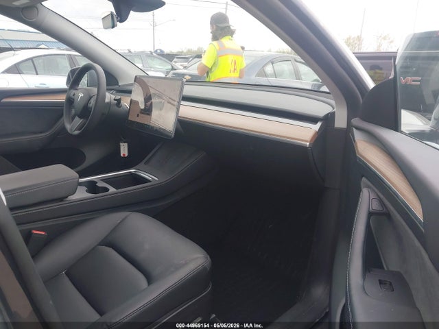 Tesla Model Y Long Range Dual Motor Rear-wheel Drive