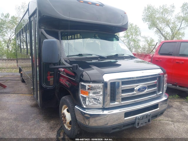 Salvage Ford E-450 Image