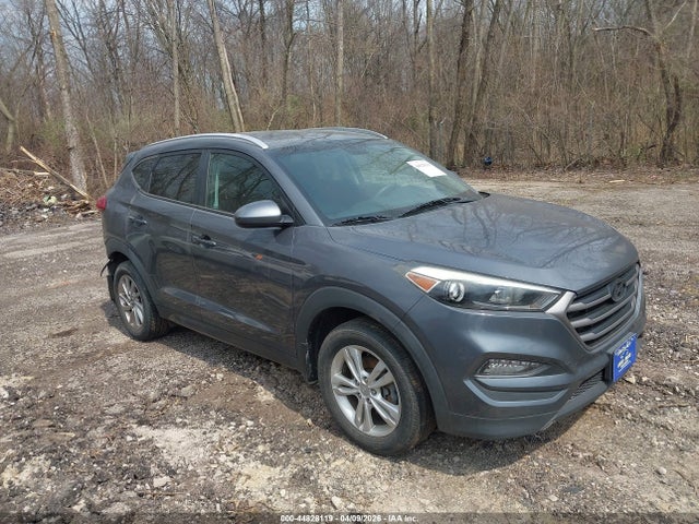 Salvage Hyundai TUCSON Image