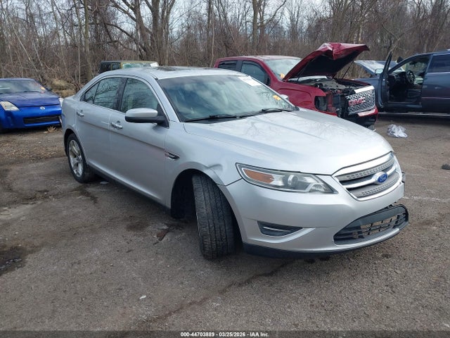 Salvage Ford Taurus Image
