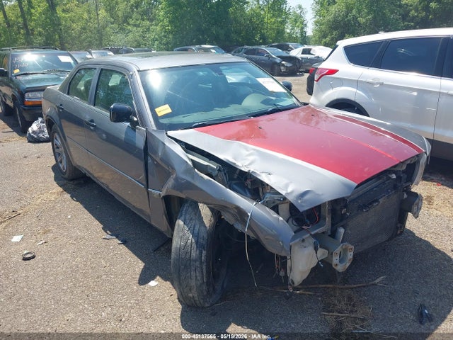 Salvage Chrysler 300c Image