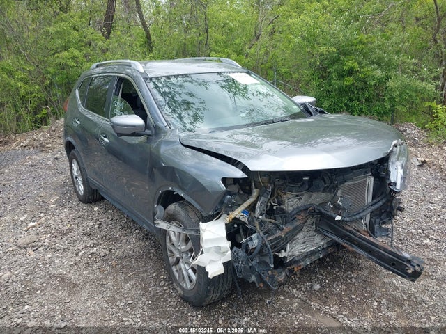 Salvage Nissan Rogue Image