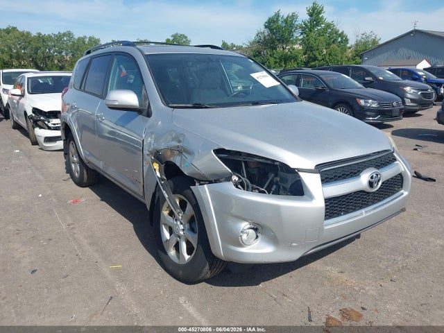 Salvage Toyota RAV4 Image