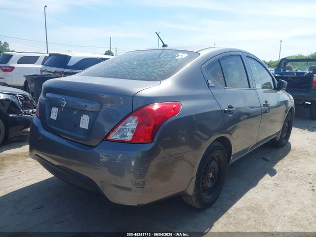 Nissan Versa 1.6 S