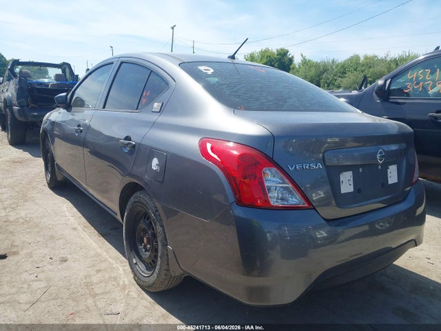 Nissan Versa 1.6 S