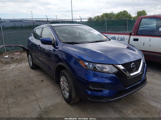 Salvage Nissan Rogue Image