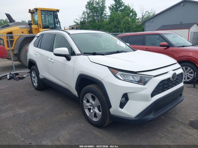 Salvage Toyota RAV4 Image