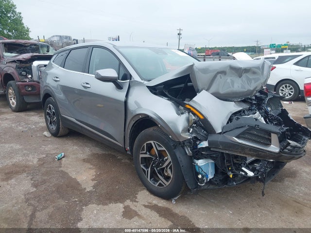 Salvage Kia Sportage Image