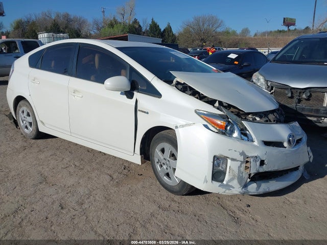 Salvage Toyota Prius Image