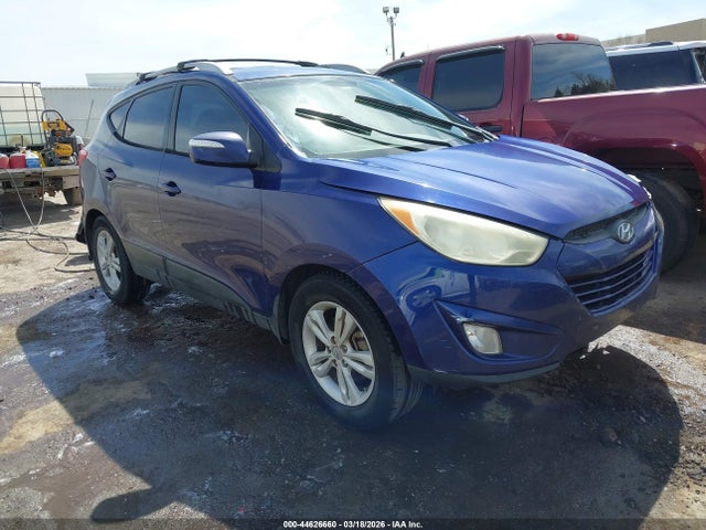 Salvage Hyundai TUCSON Image