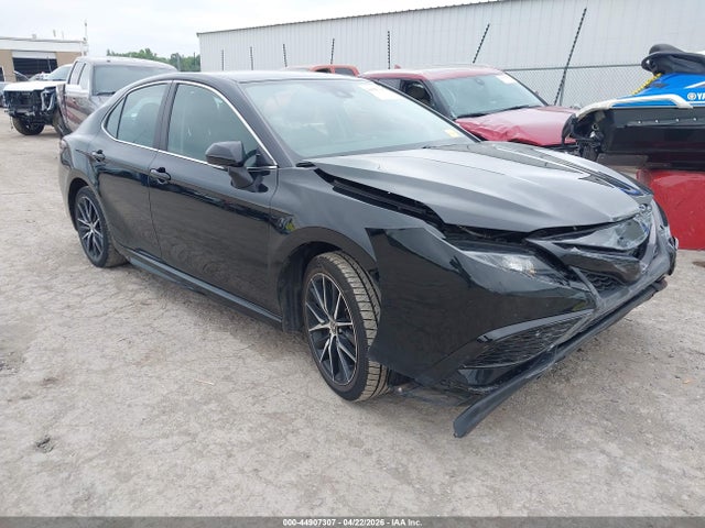 Salvage Toyota Camry Image