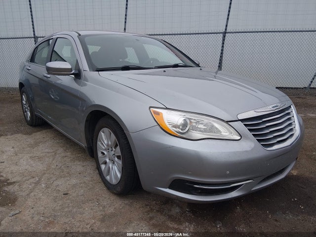 Salvage Chrysler 200 Image