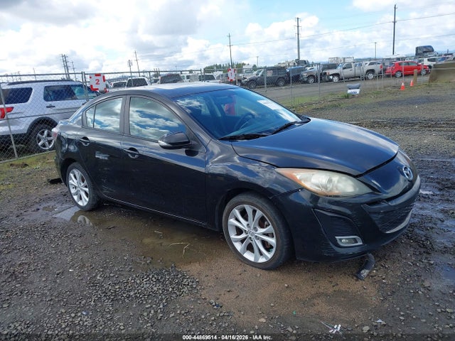 Salvage Mazda Mazda3 Image