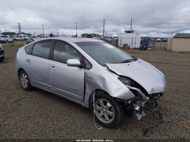 Salvage Toyota Prius Image