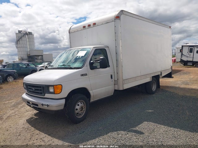 Ford E-350 Standard