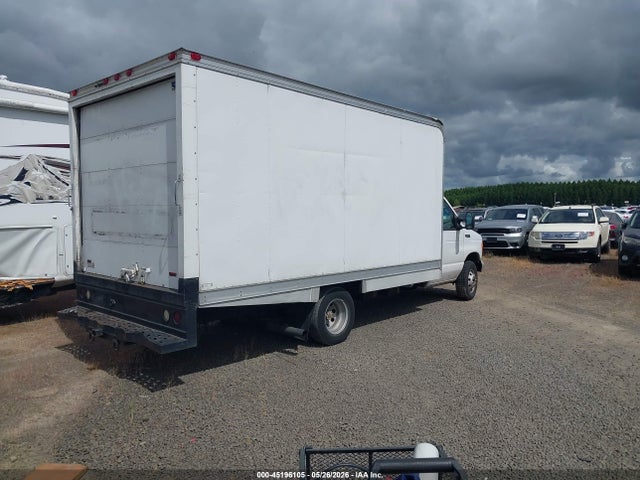 Ford E-350 Standard