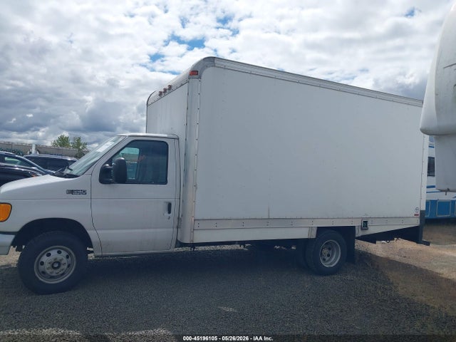 Ford E-350 Standard