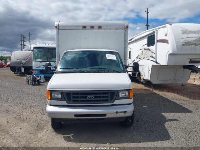 Ford E-350 Standard