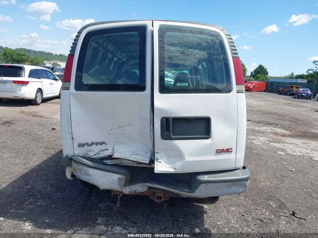 GMC Savana Standard