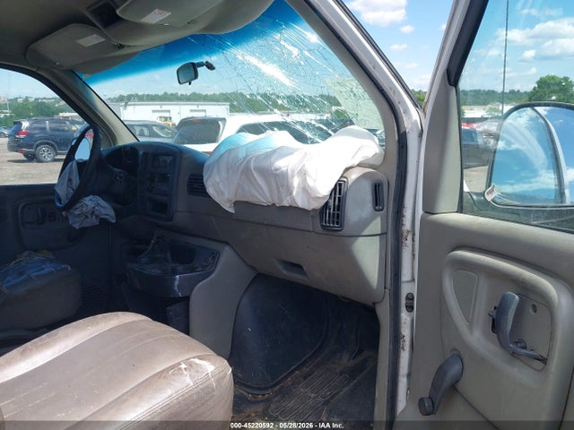 GMC Savana Standard