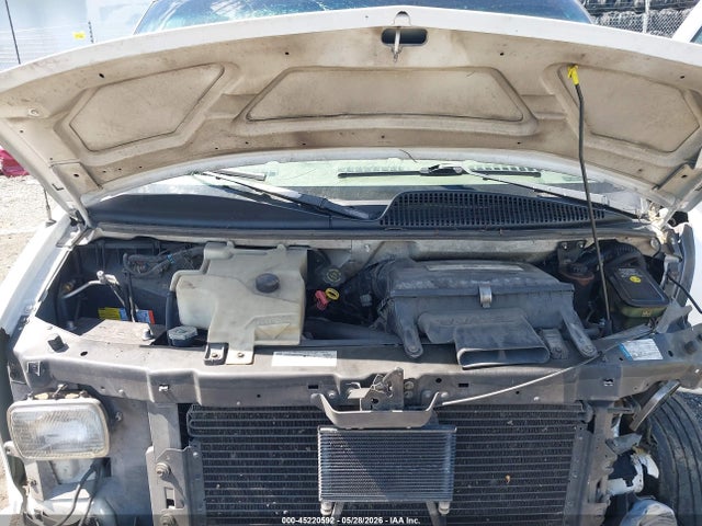 GMC Savana Standard