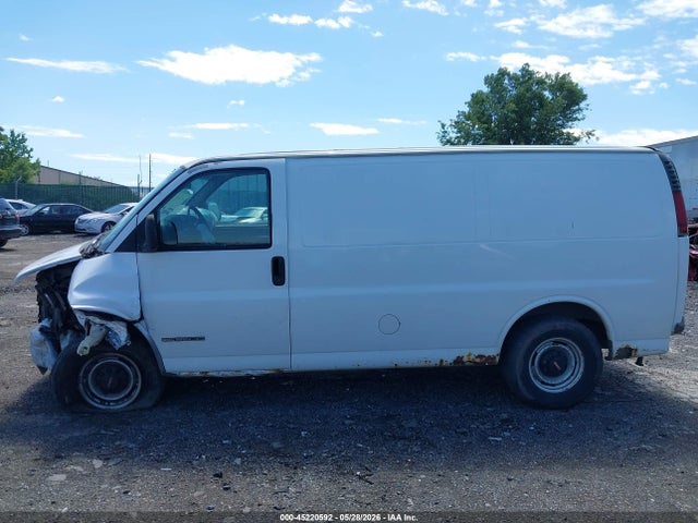 GMC Savana Standard