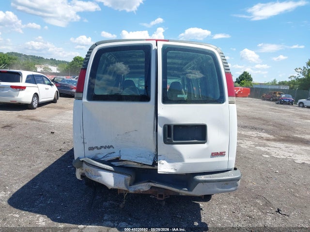 GMC Savana Standard