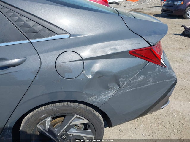 Hyundai ELANTRA Sel