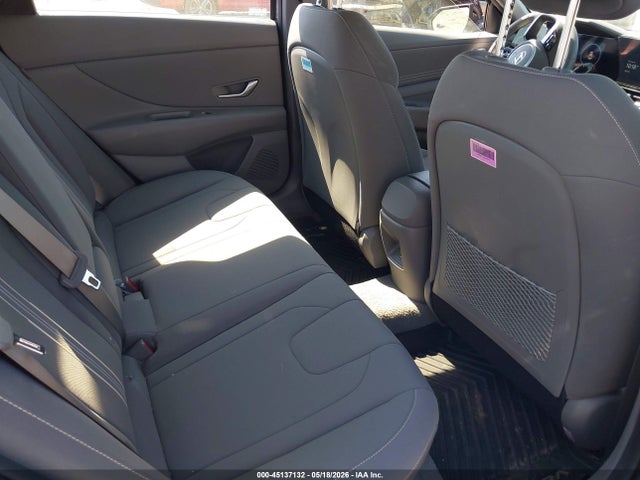 Hyundai ELANTRA Sel