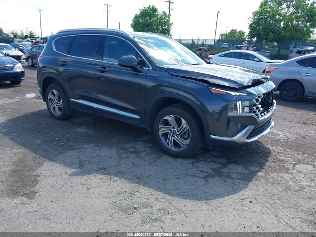 Salvage Hyundai SANTA FE Image