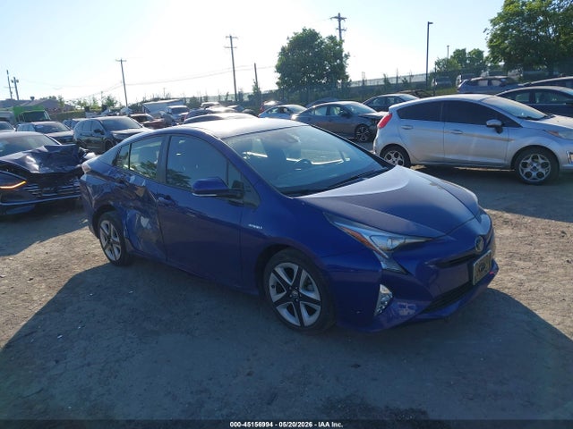 Salvage Toyota Prius Image