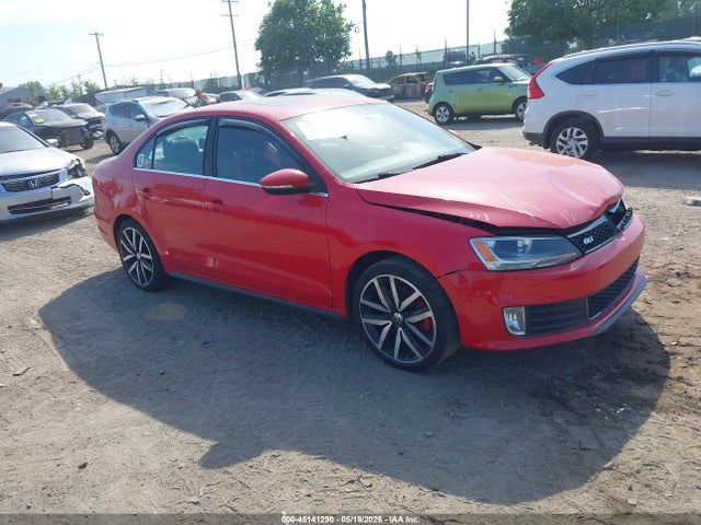 Salvage Volkswagen Jetta Image