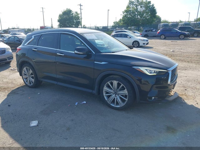 Salvage INFINITI Qx Image