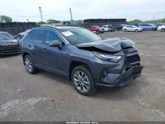 Salvage Toyota RAV4 Image