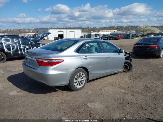 Toyota Camry Le