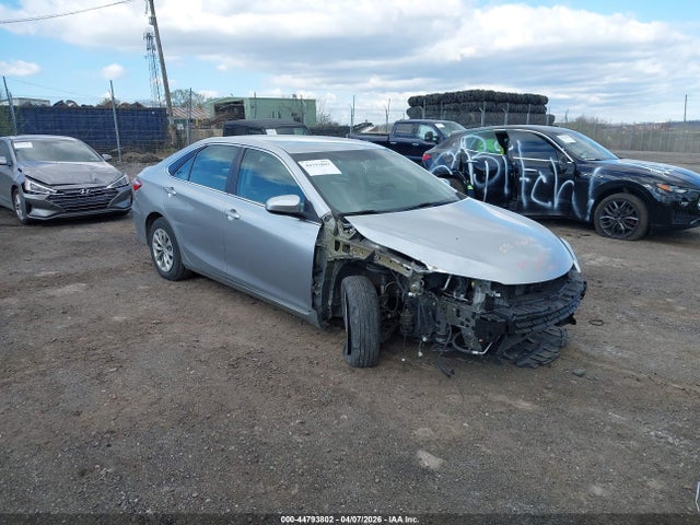 Salvage Toyota Camry Image