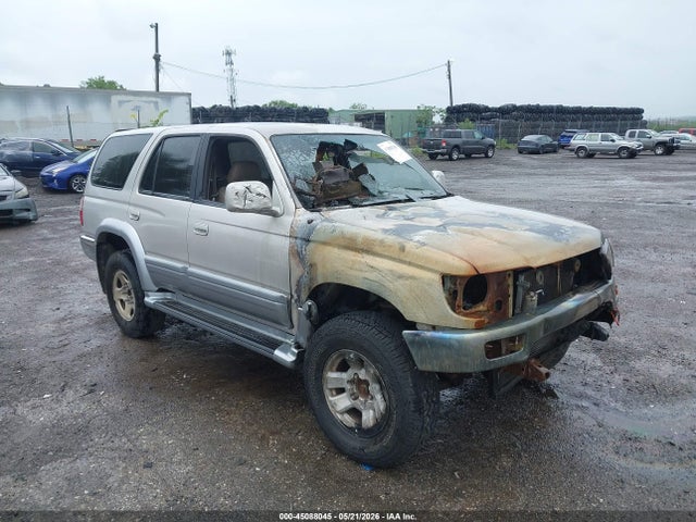 Salvage Toyota 4Runner Image