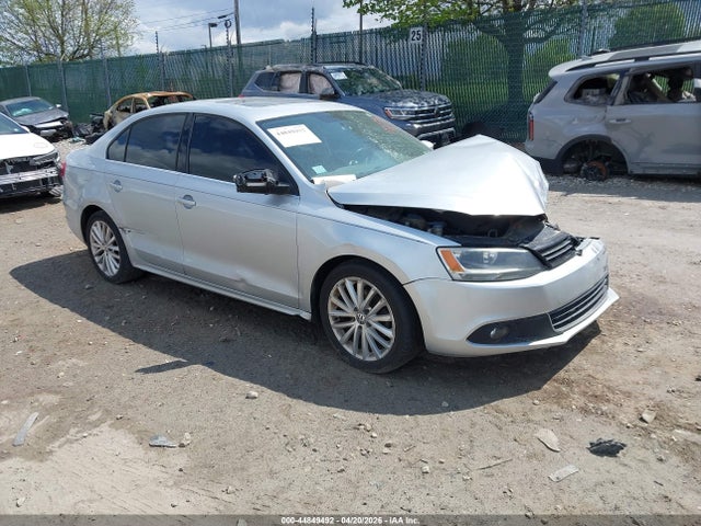 Salvage Volkswagen Jetta Image