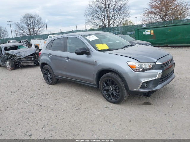 Salvage Mitsubishi Outlander Image