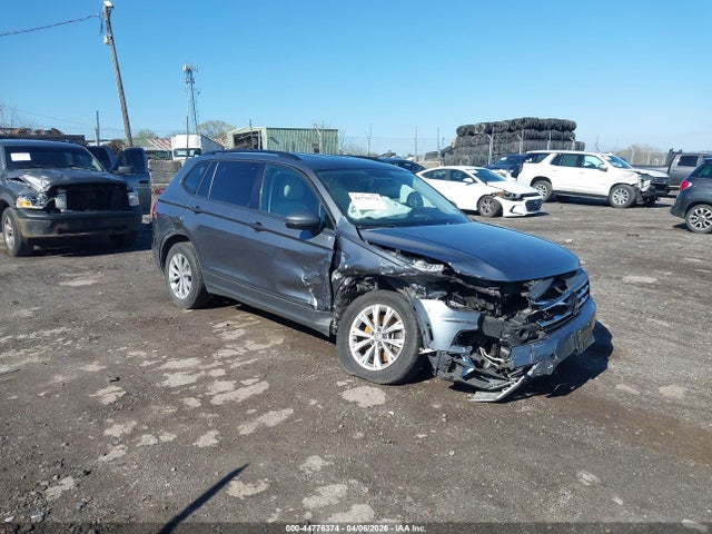 Salvage Volkswagen Tiguan Image