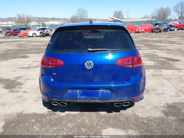Volkswagen Golf 4-door