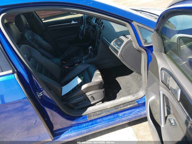 Volkswagen Golf 4-door